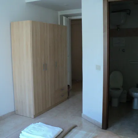 Dixi Bird Guesthouse 2*